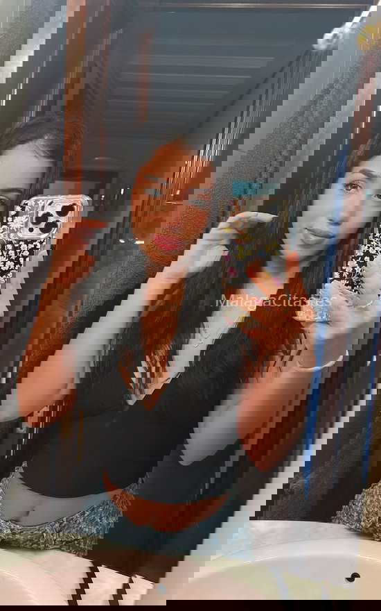 Sara, joven colombiana encantadora. 603176401. Citas en MÁLAGA, MÁLAGA. www.malagacitas.es.