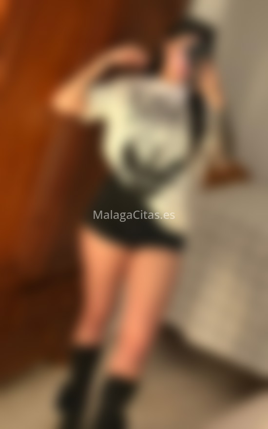 Andrea, colombiana 21 años. 642211952. Citas en MÁLAGA, MÁLAGA. www.malagacitas.es.