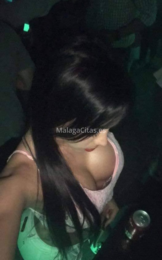Paloma, atractiva y simpática trans. 643232703. Citas en MÁLAGA, MÁLAGA. www.malagacitas.es.