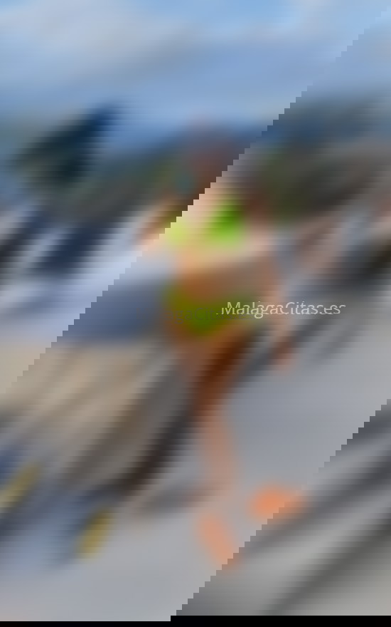 Carolina, latina divertida. 613654909. Citas en MÁLAGA, MÁLAGA. www.malagacitas.es.