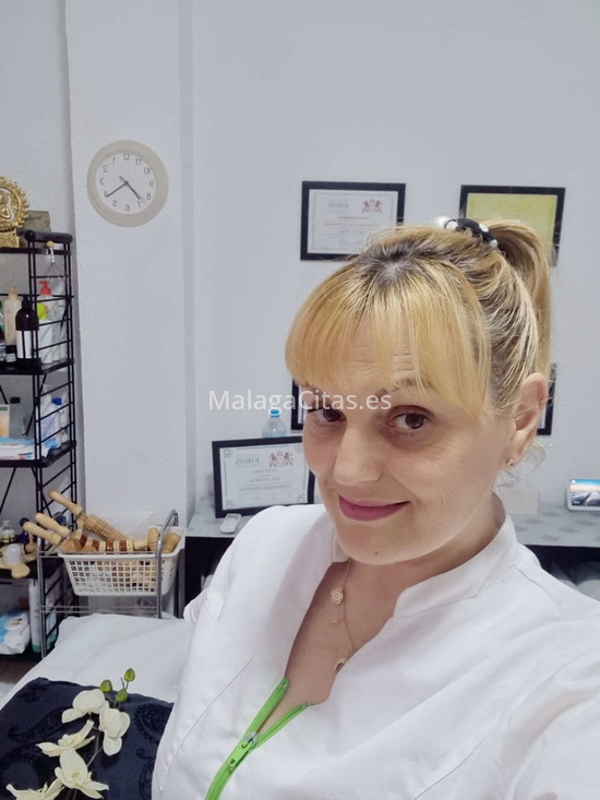 Olga, quiromasajista titulada. 665156402. Citas en MÁLAGA, MÁLAGA. www.malagacitas.es.