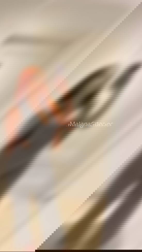 Sofia, jovencita pelirroja. 631948038. Citas en MÁLAGA, MÁLAGA. www.malagacitas.es.