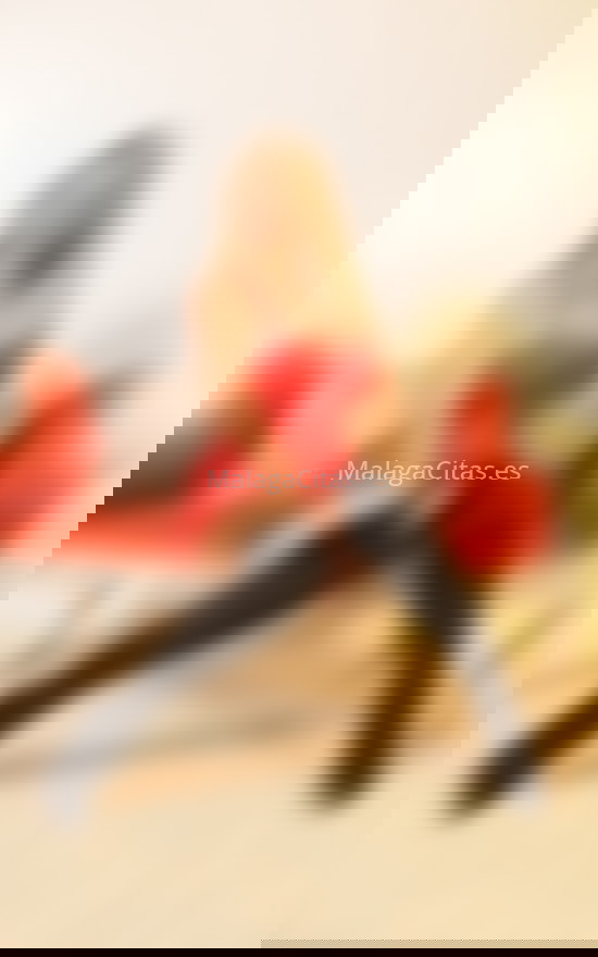 Sonya, mujer rusa divertida. 641546606. Citas en MÁLAGA, MÁLAGA. www.malagacitas.es.
