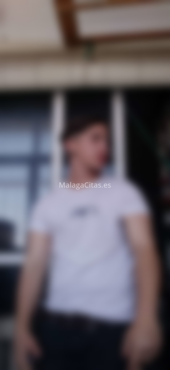 Chico español. 613857860. Citas en MÁLAGA, MÁLAGA. www.malagacitas.es.