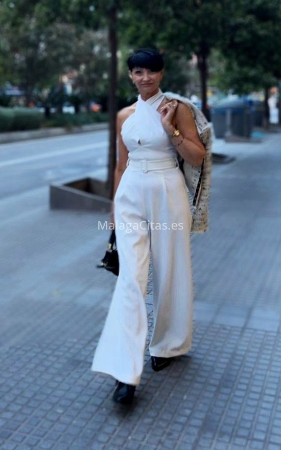 Karina, rusa educada y glamurosa. 631925010. Citas en MÁLAGA, MÁLAGA. www.malagacitas.es.