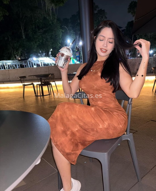 Andrea, jovencita colombiana. 611314007. Citas en MÁLAGA, MÁLAGA. www.malagacitas.es.