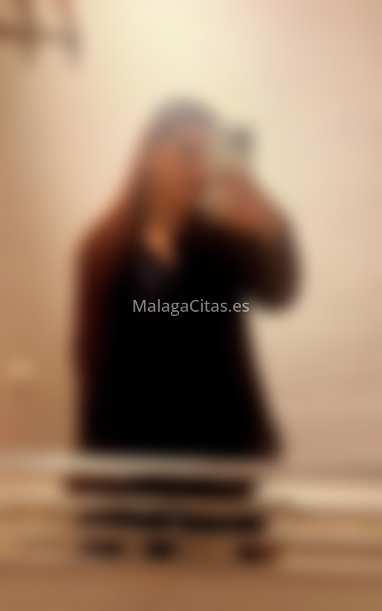 Luna, joven masajista en Málaga. 613825340. Citas en MÁLAGA, MÁLAGA. www.malagacitas.es.