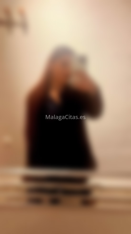 Luna, joven masajista en Málaga. 613825340. Citas en MÁLAGA, MÁLAGA. www.malagacitas.es.