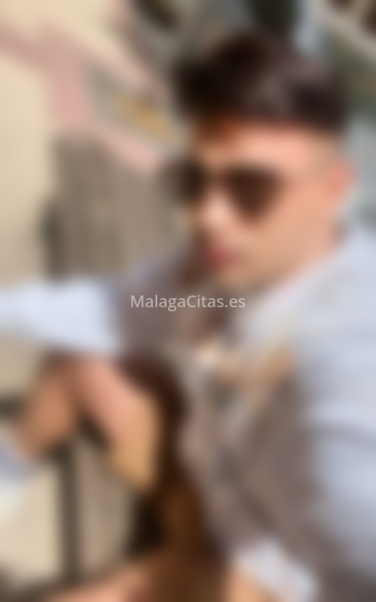Edwuar, recién llegado a la ciudad. 634398294. Citas en MÁLAGA, MÁLAGA. www.malagacitas.es.