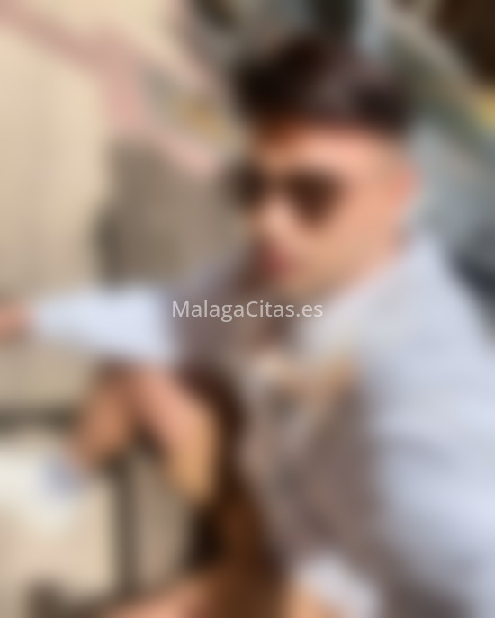 Edwuar, recién llegado a la ciudad. 634398294. Citas en MÁLAGA, MÁLAGA. www.malagacitas.es.