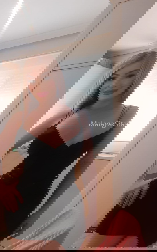 Cinthia, trans rubia muy enrollada. 643906132. Citas en MÁLAGA, MÁLAGA. www.malagacitas.es.