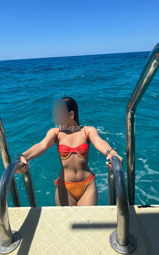 Ana, jovencita colombiana . 614585417. Citas en MÁLAGA, MÁLAGA. www.malagacitas.es.