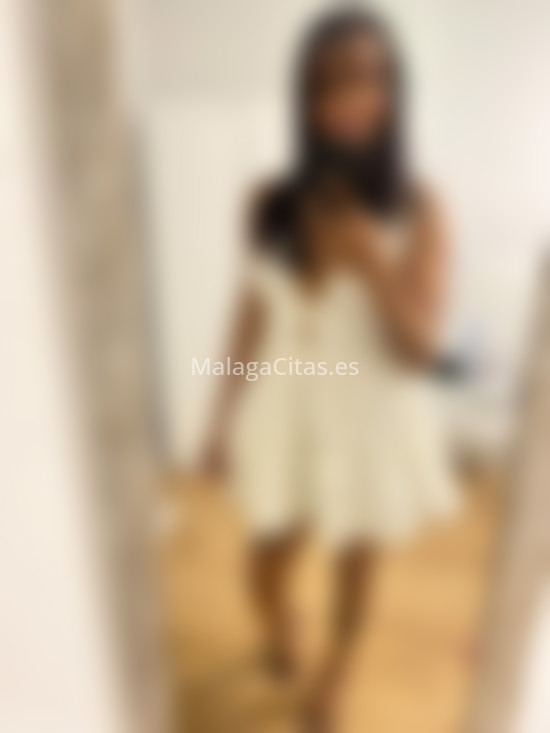 Karoll, joven brasileña . 604171501. Citas en MÁLAGA, MÁLAGA. www.malagacitas.es.