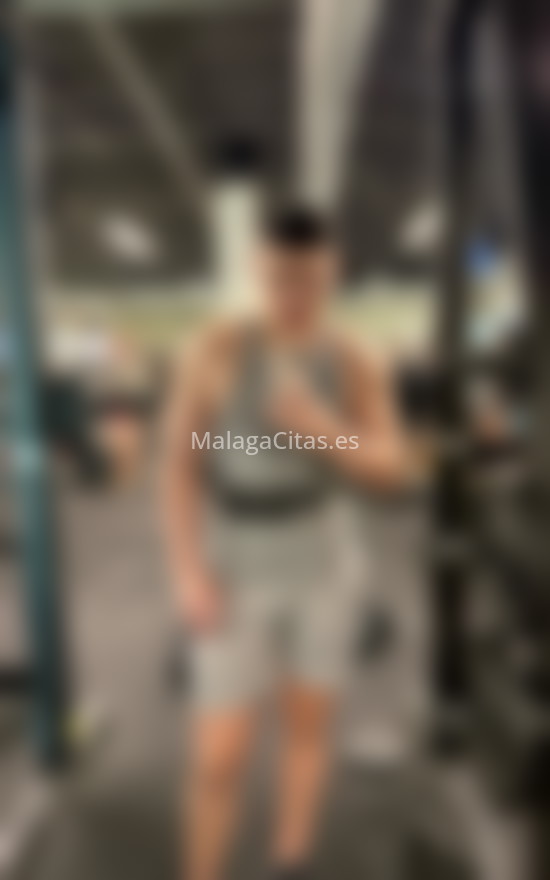 Daniel, colombiano  de 23 años. 688753947. Citas en MÁLAGA, MÁLAGA. www.malagacitas.es.