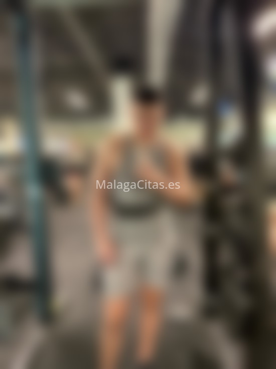 Daniel, colombiano  de 23 años. 688753947. Citas en MÁLAGA, MÁLAGA. www.malagacitas.es.