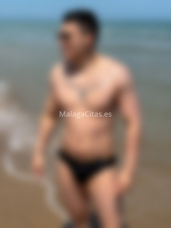 Daniel, colombiano  de 23 años. 688753947. Citas en MÁLAGA, MÁLAGA. www.malagacitas.es.