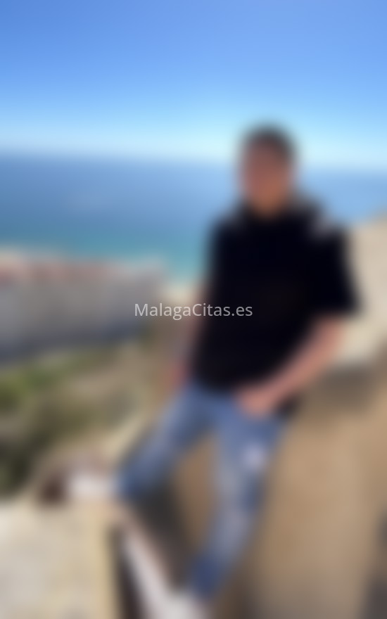 Maximiliano, latino. 672488234. Citas en MÁLAGA, MÁLAGA. www.malagacitas.es.