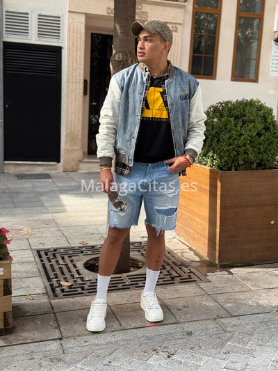Dani, latino. 641802735. Citas en MÁLAGA, MÁLAGA. www.malagacitas.es.