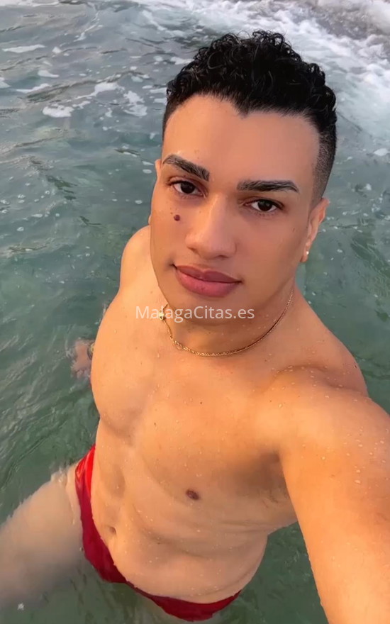 Dani, latino. 641802735. Citas en MÁLAGA, MÁLAGA. www.malagacitas.es.