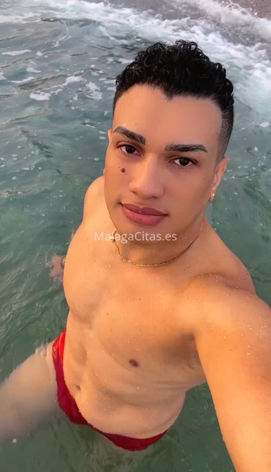 Dani, latino. 641802735. Citas en MÁLAGA, MÁLAGA. www.malagacitas.es.