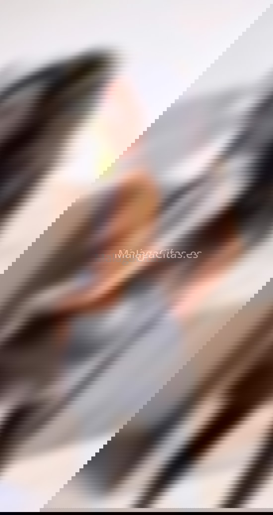 Daniela, elegante y simpatica trans. 603145214. Citas en MÁLAGA, MÁLAGA. www.malagacitas.es.