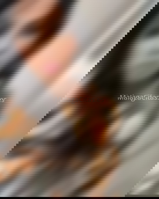 Daniela, elegante y simpatica trans. 603145214. Citas en MÁLAGA, MÁLAGA. www.malagacitas.es.