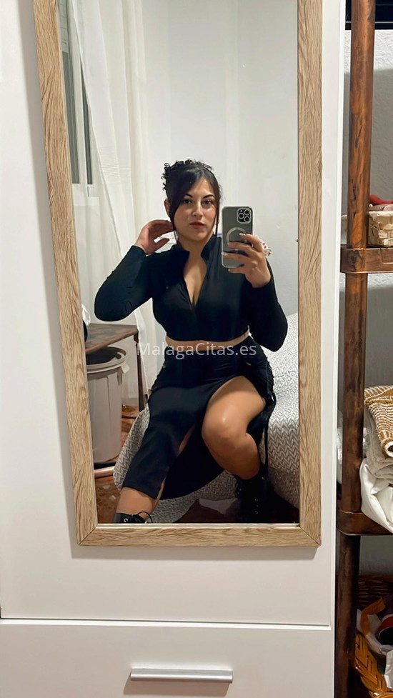 Isabela, joven colombiana. 614447109. Citas en MÁLAGA, MÁLAGA. www.malagacitas.es.
