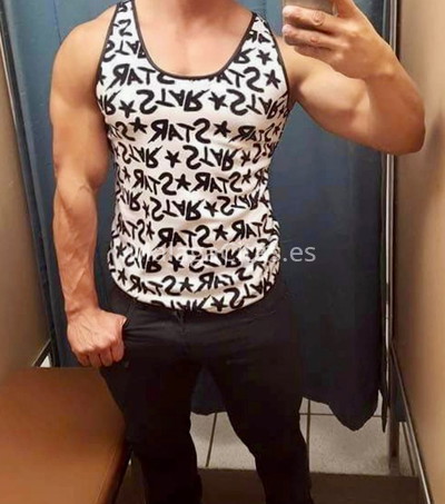 Mathias, joven latino. 633385994. Citas en MÁLAGA, MÁLAGA. www.malagacitas.es.