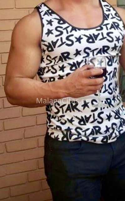 Mathias, joven latino. 633385994. Citas en MÁLAGA, MÁLAGA. www.malagacitas.es.