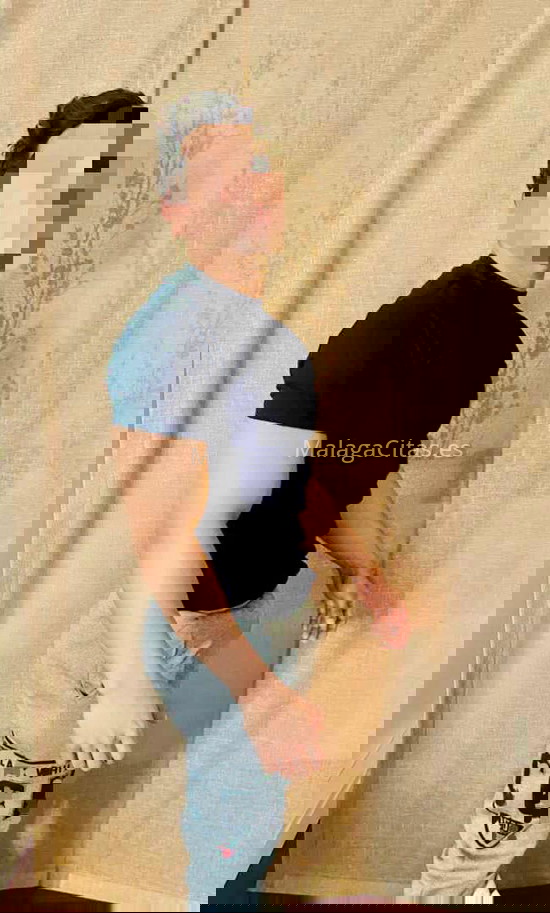 Mathias, joven latino. 633385994. Citas en MÁLAGA, MÁLAGA. www.malagacitas.es.