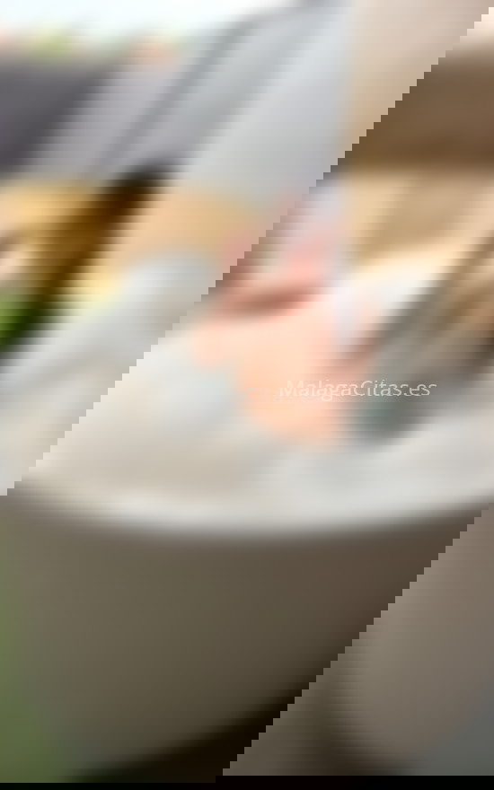 Cloe, encantadora joven colombiana. 613599312. Citas en MÁLAGA, MÁLAGA. www.malagacitas.es.