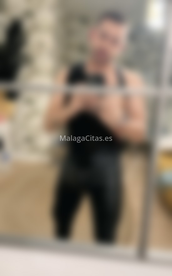 Santiago, latino. 612553224. Citas en MÁLAGA, MÁLAGA. www.malagacitas.es.