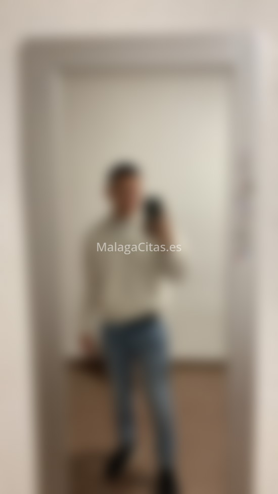 Gian Carlo, joven colombiano. 641027188. Citas en MÁLAGA, MÁLAGA. www.malagacitas.es.