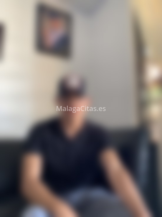 Gian Carlo, joven colombiano. 641027188. Citas en MÁLAGA, MÁLAGA. www.malagacitas.es.