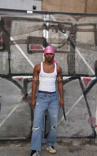 David, caribeño de piel morena . 626021185. Citas en MÁLAGA, MÁLAGA. www.malagacitas.es.
