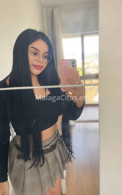 Valentina, encantadora jovencita. 613925604. Citas en MÁLAGA, MÁLAGA. www.malagacitas.es.