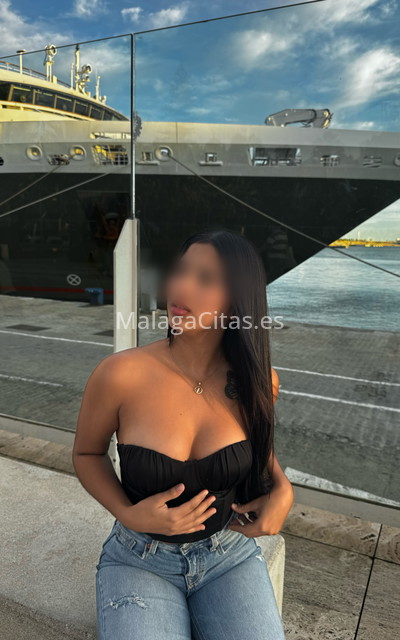 Daniela, morena con curvas . 614557170. Citas en MÁLAGA, MÁLAGA. www.malagacitas.es.