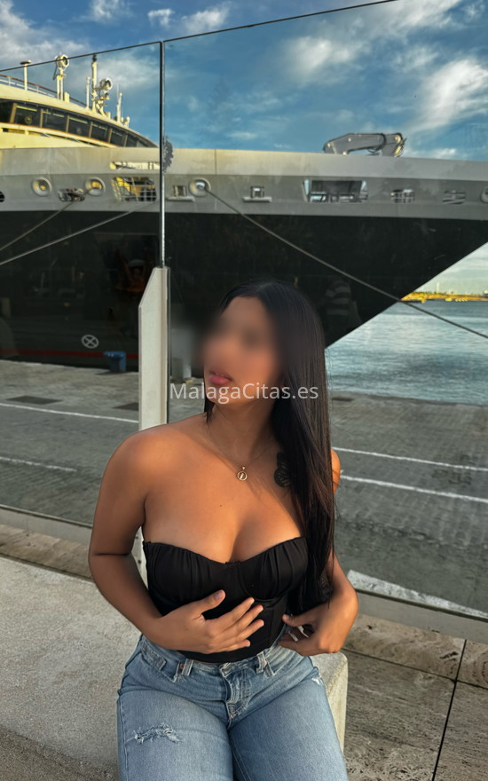 Daniela, morena con curvas . 643482696. Citas en MÁLAGA, MÁLAGA. www.malagacitas.es.