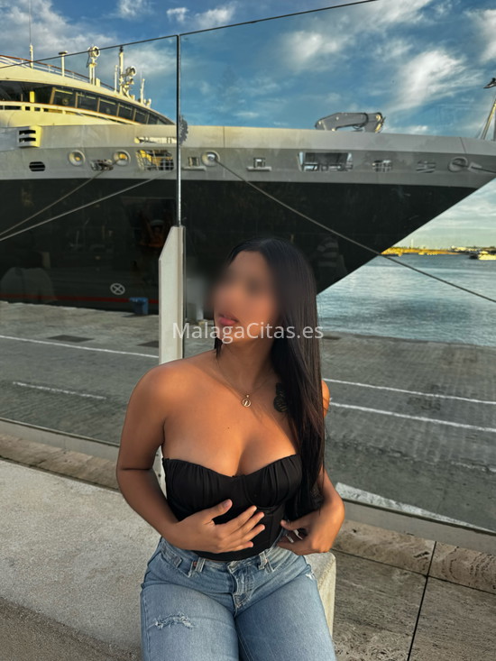 Daniela, morena con curvas . 643482696. Citas en MÁLAGA, MÁLAGA. www.malagacitas.es.