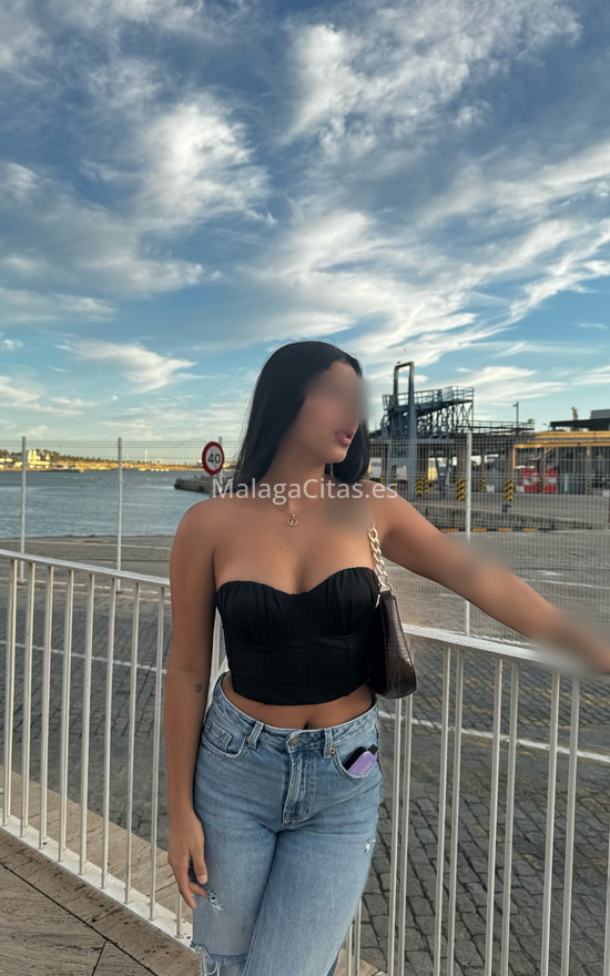 Daniela, morena con curvas . 643482696. Citas en MÁLAGA, MÁLAGA. www.malagacitas.es.