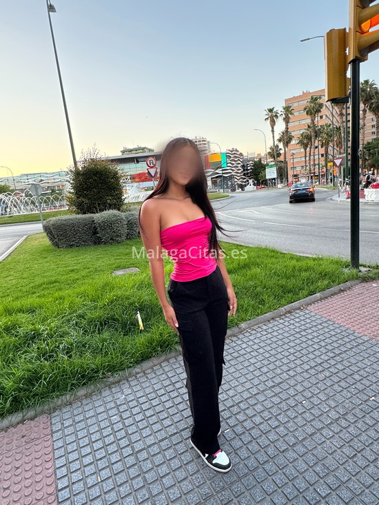 Daniela, morena con curvas . 643482696. Citas en MÁLAGA, MÁLAGA. www.malagacitas.es.