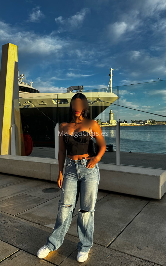 Daniela, morena con curvas . 643482696. Citas en MÁLAGA, MÁLAGA. www.malagacitas.es.