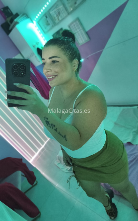 Masajista colombiana . 637956898. Citas en MÁLAGA, MÁLAGA. www.malagacitas.es.