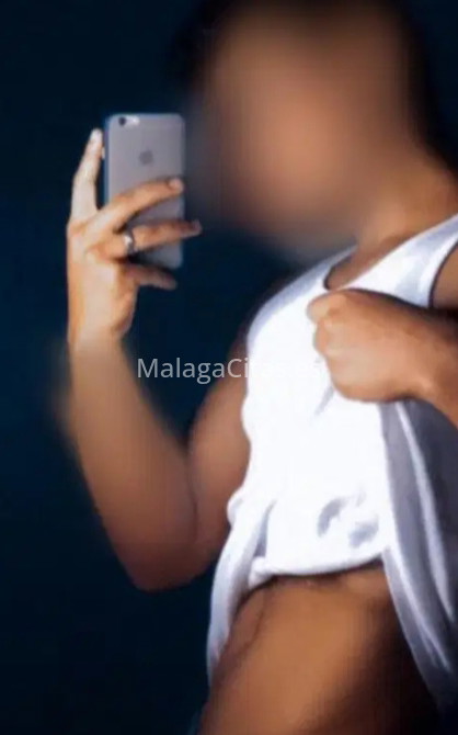 Adrián, colombiano 30 años. 690022089. Citas en MÁLAGA, MÁLAGA. www.malagacitas.es.