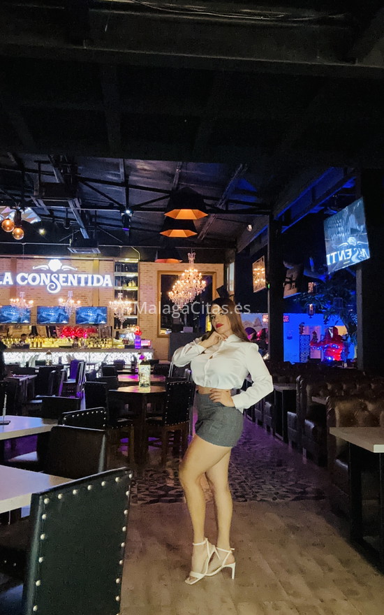 Miel, chica caribeña . 604383813. Citas en MÁLAGA, MÁLAGA. www.malagacitas.es.