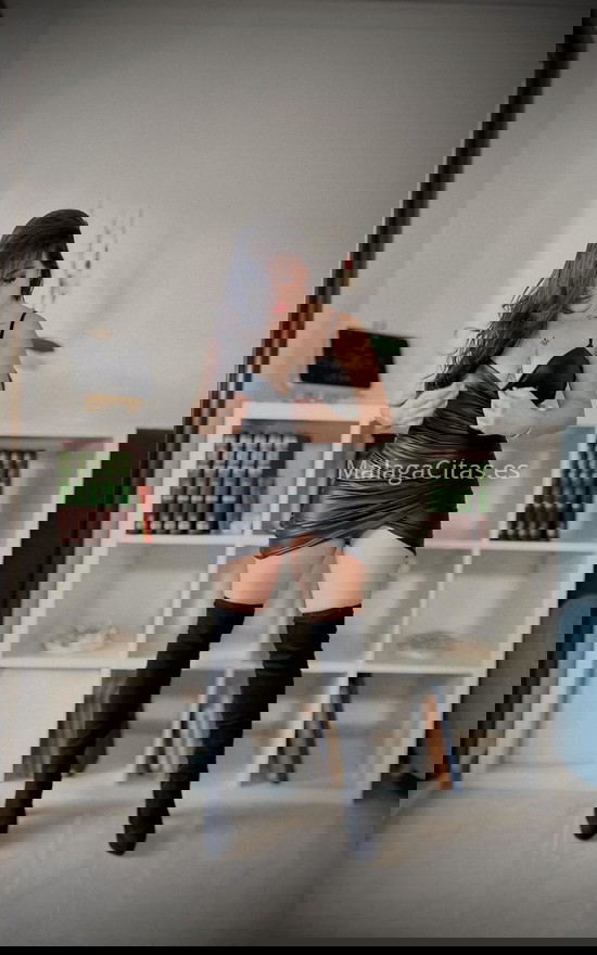 Nicol, espectacular joven colombiana. 661676458. Citas en MÁLAGA, MÁLAGA. www.malagacitas.es.