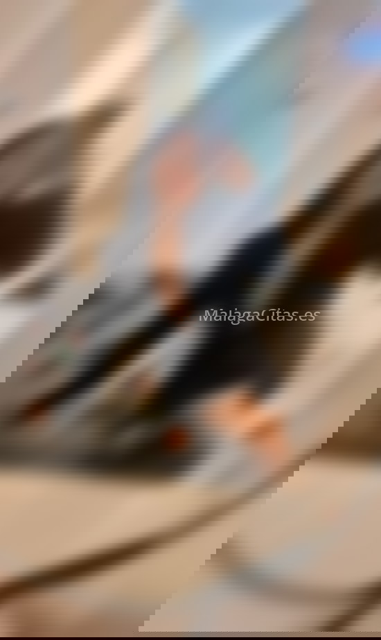 Sofía, jovencita latina educada . 614572790. Citas en MÁLAGA, MÁLAGA. www.malagacitas.es.