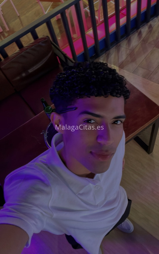 Darius, joven colombiano . 643788727. Citas en MÁLAGA, MÁLAGA. www.malagacitas.es.