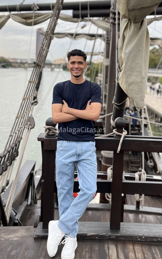 Darius, joven colombiano . 643788727. Citas en MÁLAGA, MÁLAGA. www.malagacitas.es.