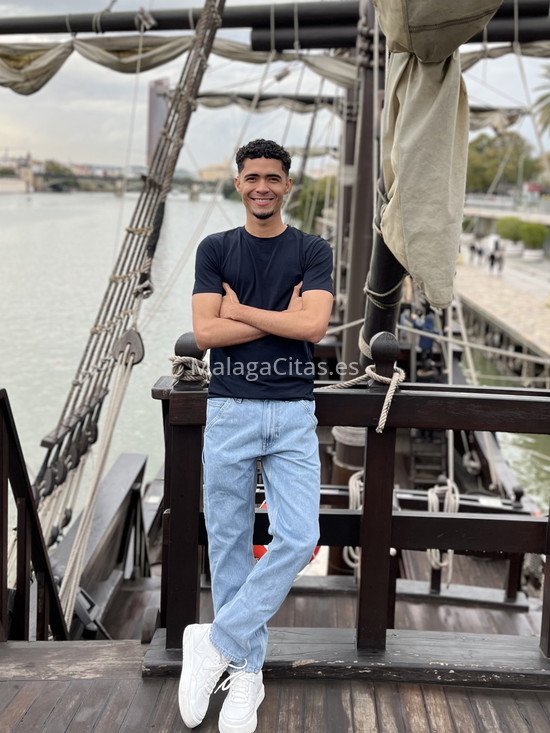 Darius, joven colombiano . 643788727. Citas en MÁLAGA, MÁLAGA. www.malagacitas.es.